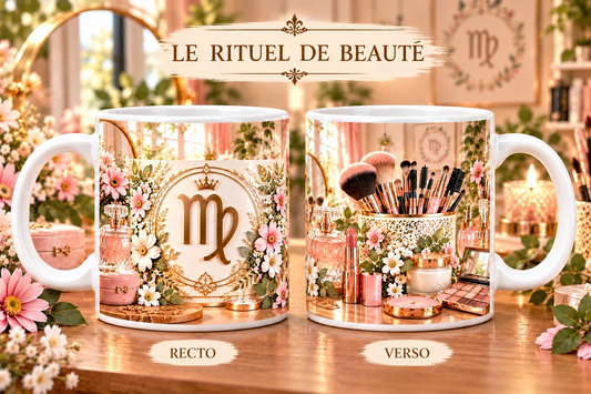 Mug 355 ml signe Vierge & le Rituel de Beauté – recto symbole Vierge doré couronné entouré de fleurs roses et blanches avec parfum, verso pinceaux de maquillage, rouge à lèvres et produits de beauté rosés dans un décor fleuri.

